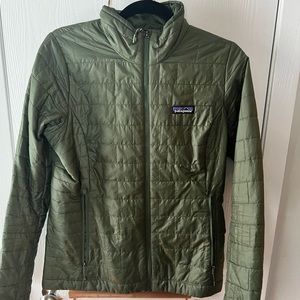 Size small Patagonia nano puffer jacket. This jacket is like new.